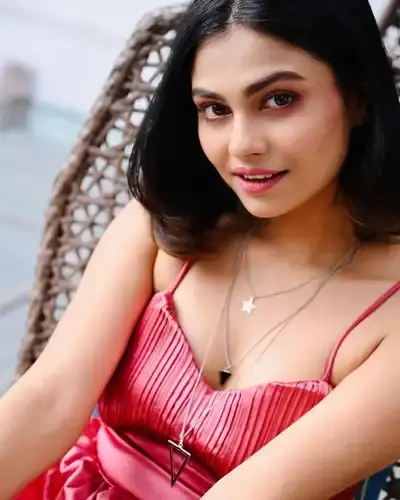 Escort Service Pahari